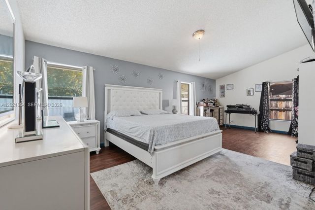 4080 NW 1st Pl, Deerfield Beach, FL 33442