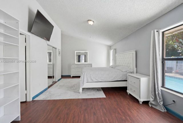 4080 NW 1st Pl, Deerfield Beach, FL 33442