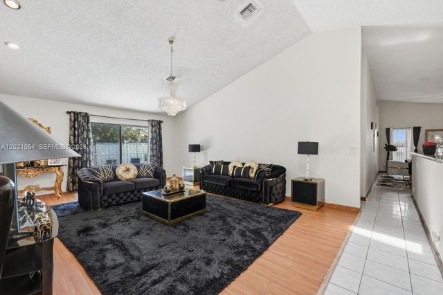 4080 NW 1st Pl, Deerfield Beach, FL 33442