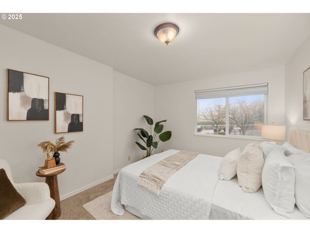 47 EAGLE CREST Dr 26-B, Lake Oswego, OR 97035