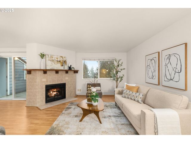 47 EAGLE CREST Dr 26-B, Lake Oswego, OR 97035