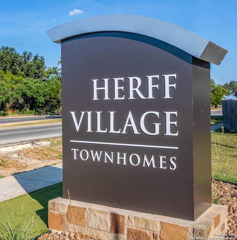 1113 PANIOLO DR, Boerne, TX 78006