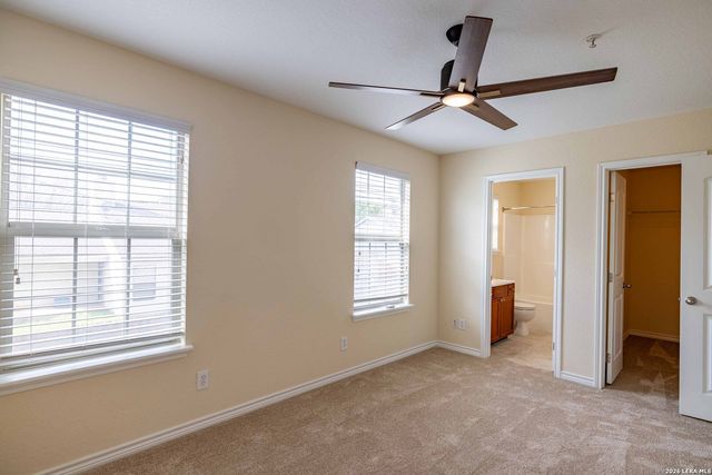 1113 PANIOLO DR, Boerne, TX 78006