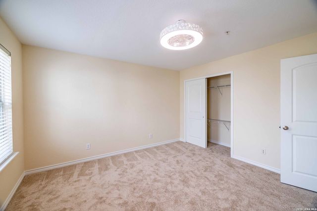 1113 PANIOLO DR, Boerne, TX 78006