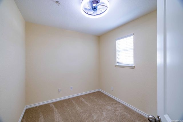 1113 PANIOLO DR, Boerne, TX 78006