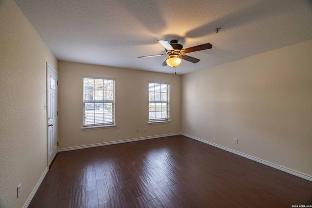 1113 PANIOLO DR, Boerne, TX 78006