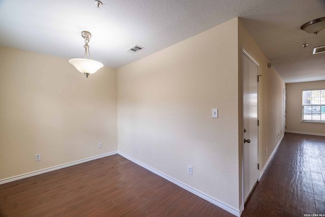 1113 PANIOLO DR, Boerne, TX 78006