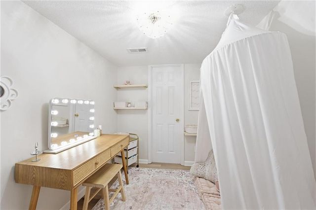 4513 Park Ten Court, Leavenworth, KS 66048