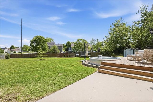 4513 Park Ten Court, Leavenworth, KS 66048