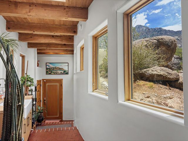 218 Spring Creek Lane NE, Albuquerque, NM 87122