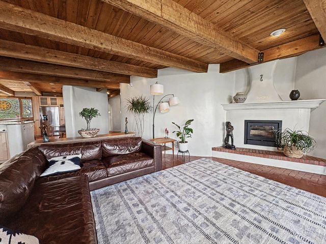 218 Spring Creek Lane NE, Albuquerque, NM 87122