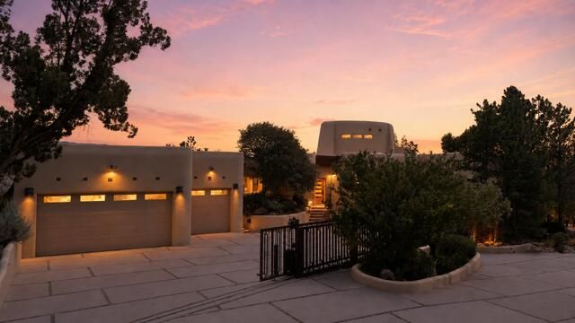 218 Spring Creek Lane NE, Albuquerque, NM 87122