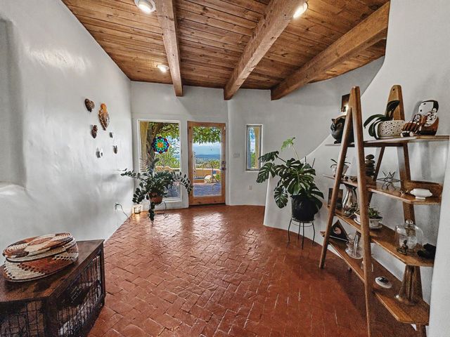 218 Spring Creek Lane NE, Albuquerque, NM 87122