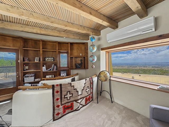 218 Spring Creek Lane NE, Albuquerque, NM 87122