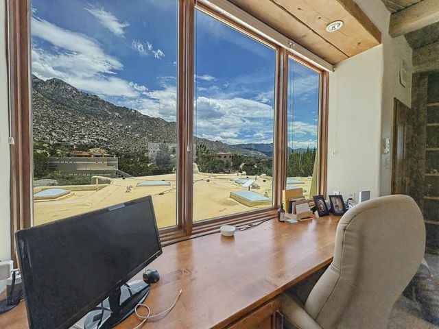 218 Spring Creek Lane NE, Albuquerque, NM 87122
