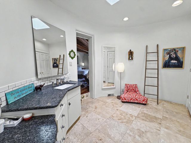 218 Spring Creek Lane NE, Albuquerque, NM 87122