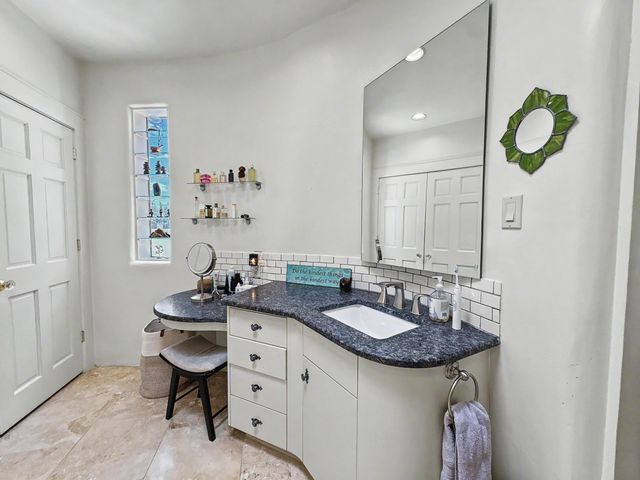 218 Spring Creek Lane NE, Albuquerque, NM 87122
