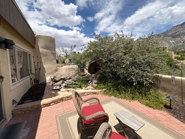 218 Spring Creek Lane NE, Albuquerque, NM 87122