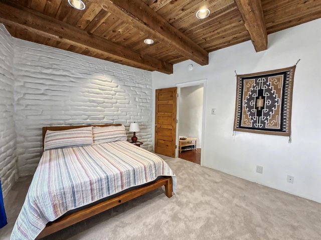 218 Spring Creek Lane NE, Albuquerque, NM 87122