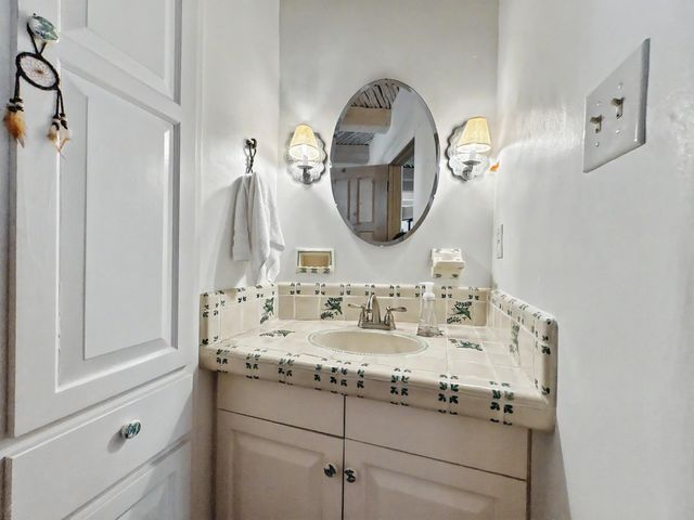 218 Spring Creek Lane NE, Albuquerque, NM 87122