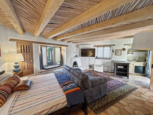 218 Spring Creek Lane NE, Albuquerque, NM 87122