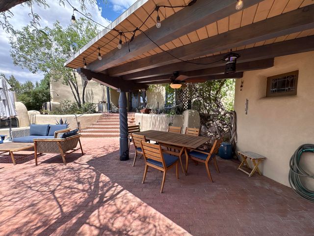 218 Spring Creek Lane NE, Albuquerque, NM 87122