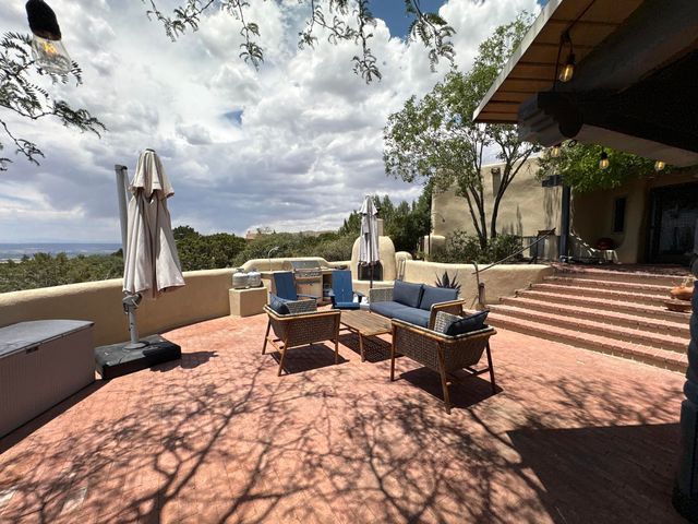 218 Spring Creek Lane NE, Albuquerque, NM 87122