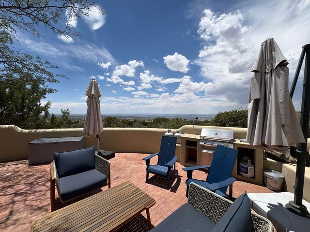 218 Spring Creek Lane NE, Albuquerque, NM 87122