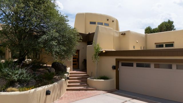 218 Spring Creek Lane NE, Albuquerque, NM 87122