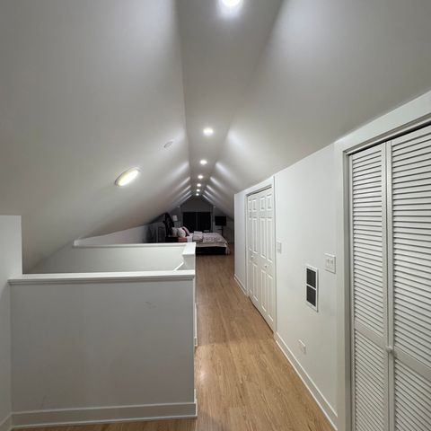 7804 S Paxton Avenue, Chicago, IL 60649