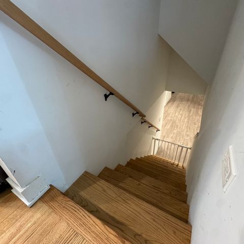 7804 S Paxton Avenue, Chicago, IL 60649