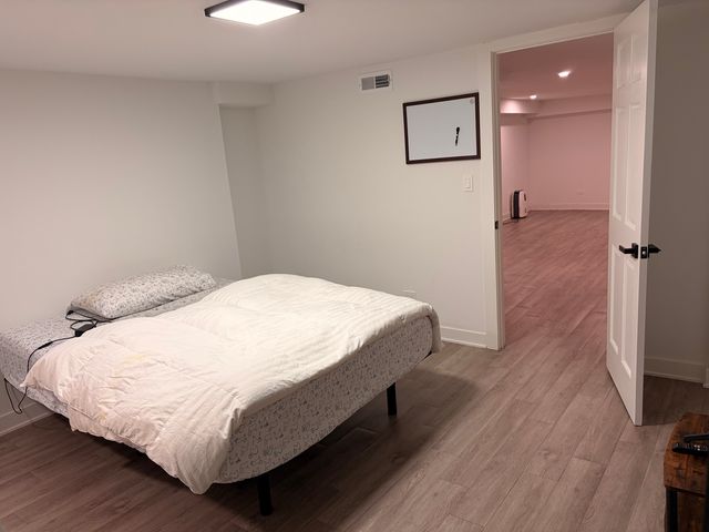 7804 S Paxton Avenue, Chicago, IL 60649