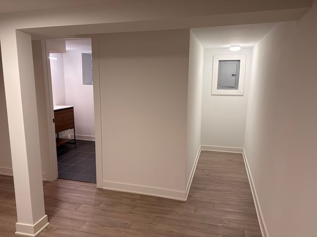 7804 S Paxton Avenue, Chicago, IL 60649