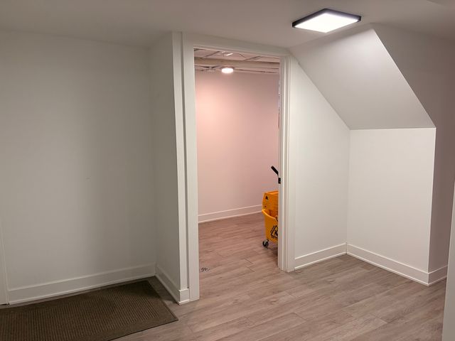 7804 S Paxton Avenue, Chicago, IL 60649