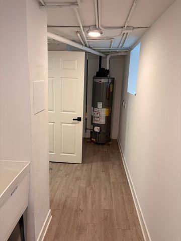 7804 S Paxton Avenue, Chicago, IL 60649