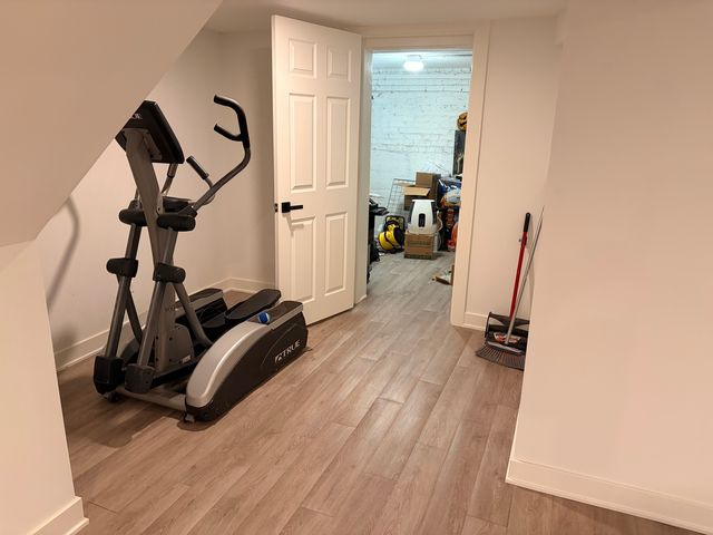 7804 S Paxton Avenue, Chicago, IL 60649