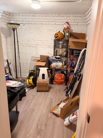 7804 S Paxton Avenue, Chicago, IL 60649