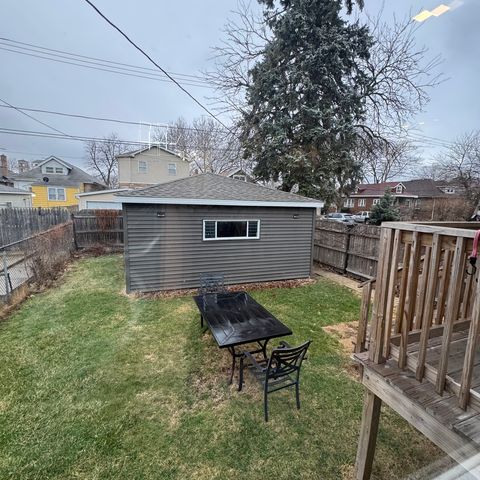 7804 S Paxton Avenue, Chicago, IL 60649