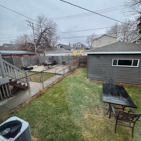 7804 S Paxton Avenue, Chicago, IL 60649