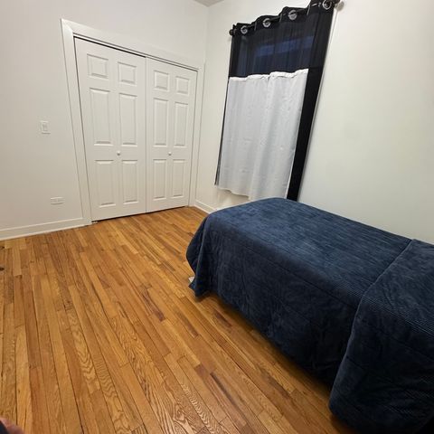 7804 S Paxton Avenue, Chicago, IL 60649