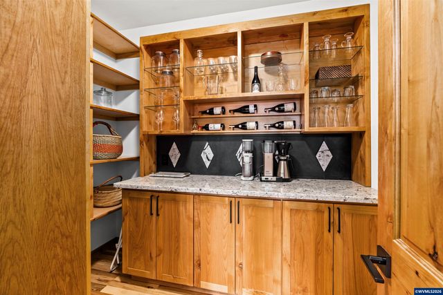 6575 NE Elliott Cir, Corvallis, OR 97330