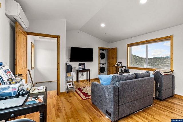 6575 NE Elliott Cir, Corvallis, OR 97330
