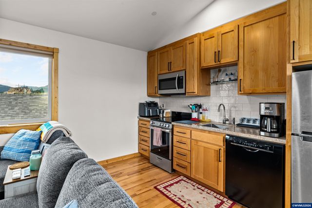 6575 NE Elliott Cir, Corvallis, OR 97330