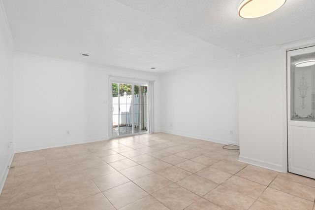 4505 N Kings Hwy Apt E6, Myrtle Beach, SC 29577