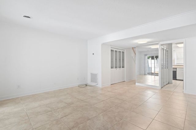 4505 N Kings Hwy Apt E6, Myrtle Beach, SC 29577