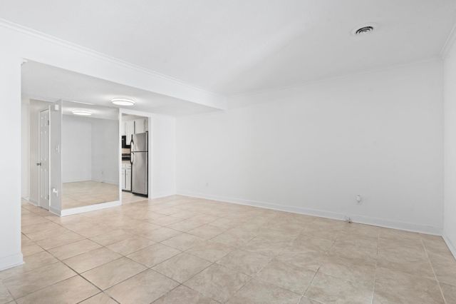 4505 N Kings Hwy Apt E6, Myrtle Beach, SC 29577