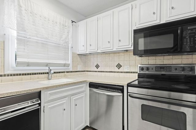 4505 N Kings Hwy Apt E6, Myrtle Beach, SC 29577