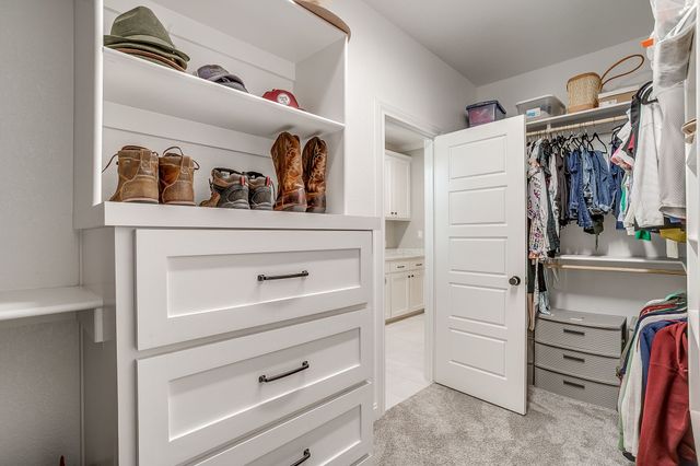 808 Gallant Fox Road, Hewitt, TX 76643