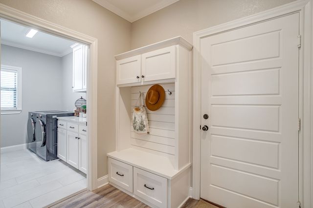 808 Gallant Fox Road, Hewitt, TX 76643