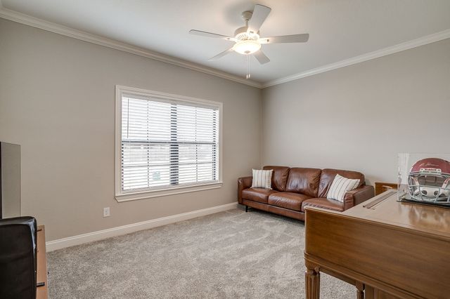 808 Gallant Fox Road, Hewitt, TX 76643